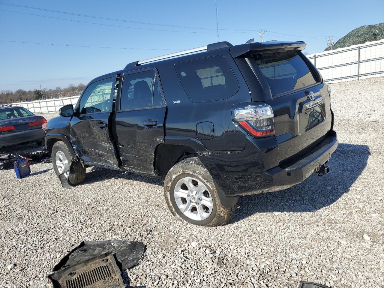 2022 TOYOTA 4RUNNER SR - Image 2