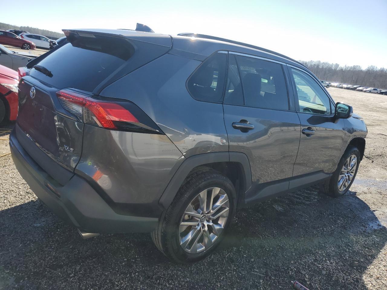 2020 TOYOTA RAV4 XLE P - Image 3