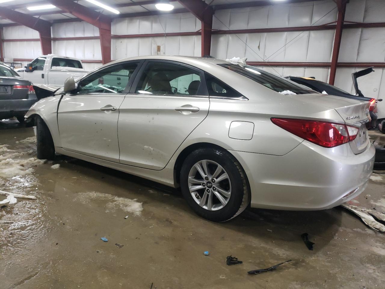 2011 HYUNDAI SONATA GLS - Image 2