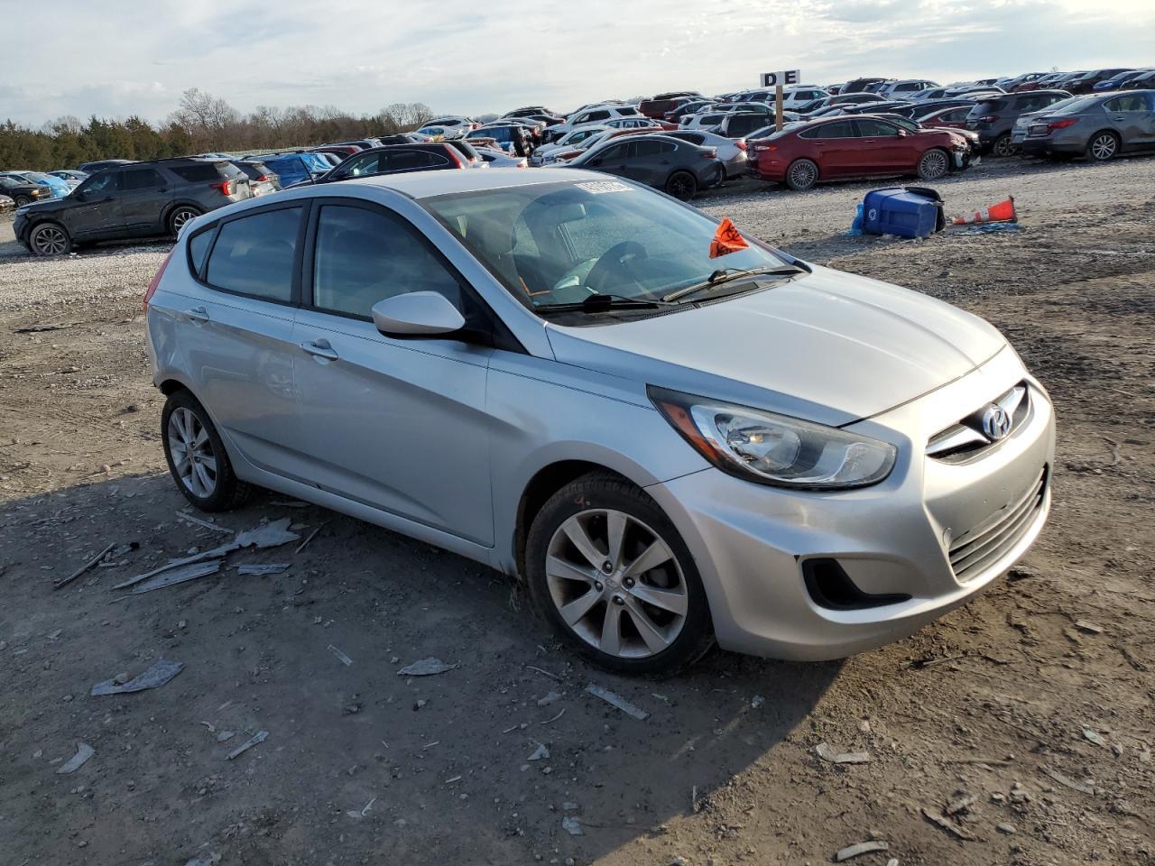 2012 HYUNDAI ACCENT GLS - Image 4