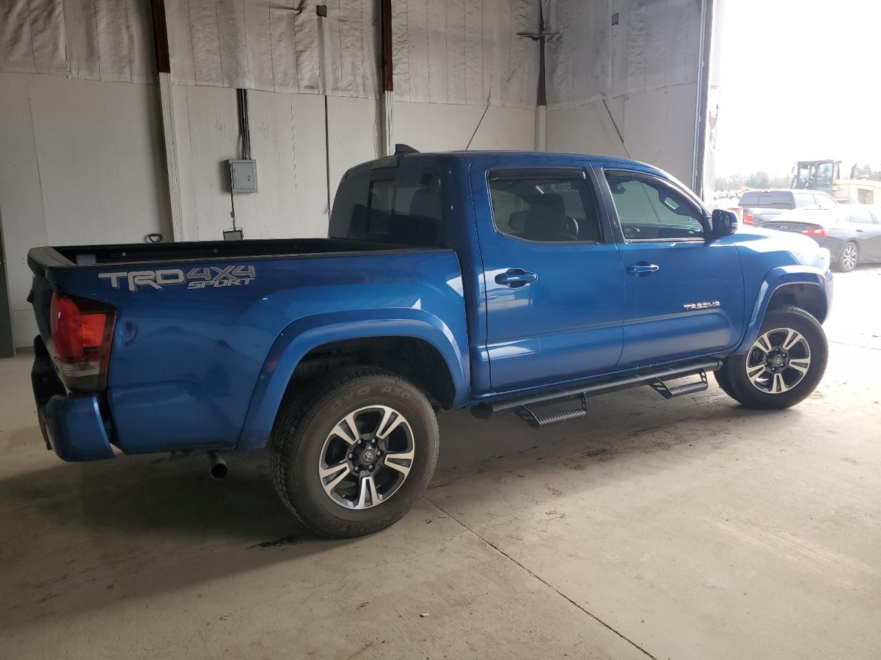 2018 TOYOTA TACOMA DOU - Фото 3