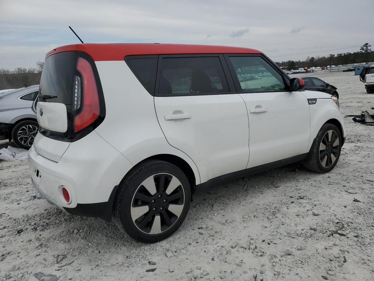 2017 KIA SOUL + - Фото 3
