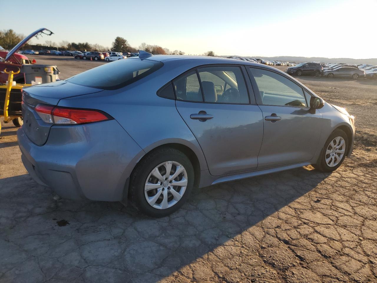 2021 TOYOTA COROLLA LE - Фото 3