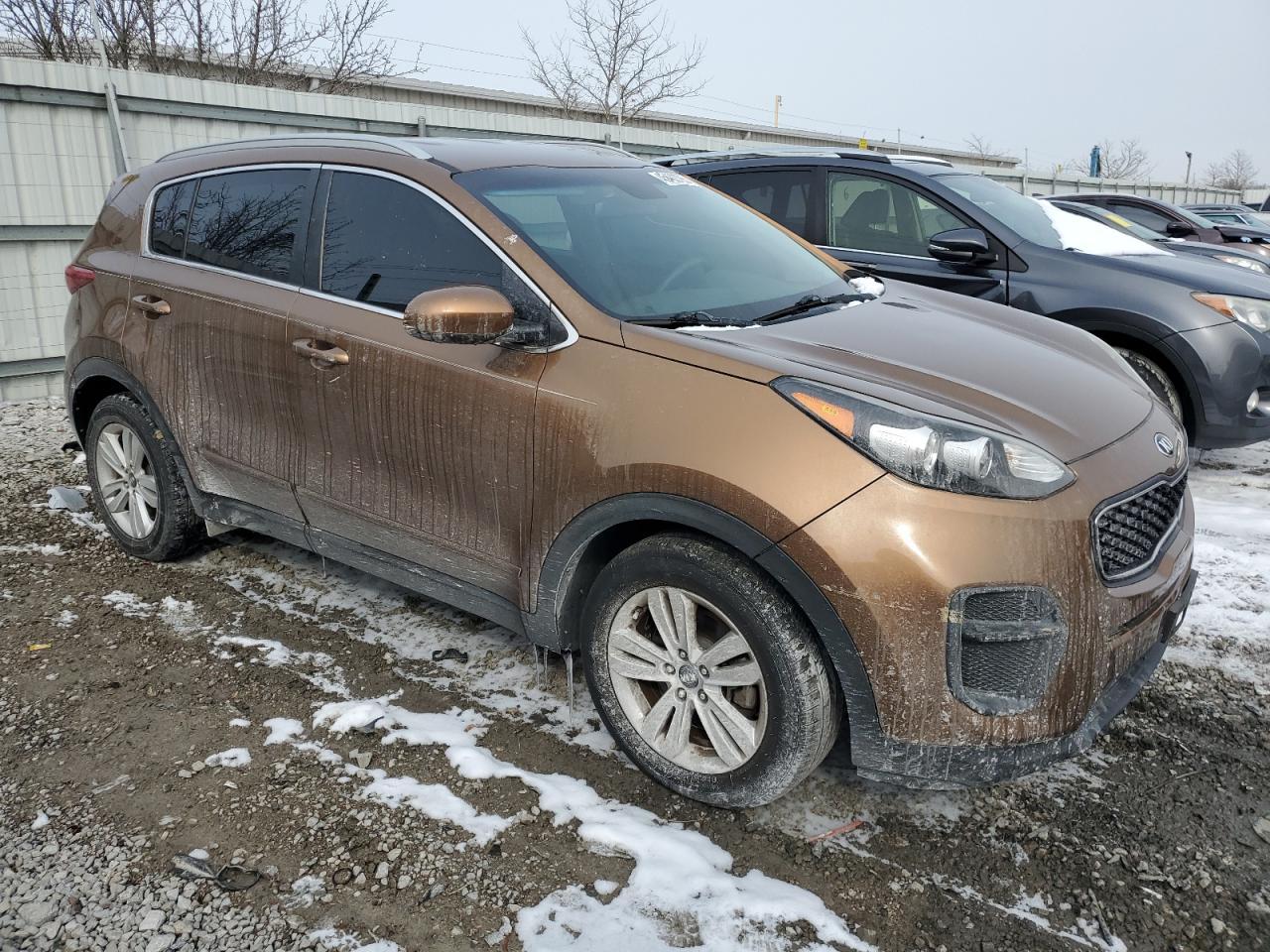 2017 KIA SPORTAGE L - Image 4