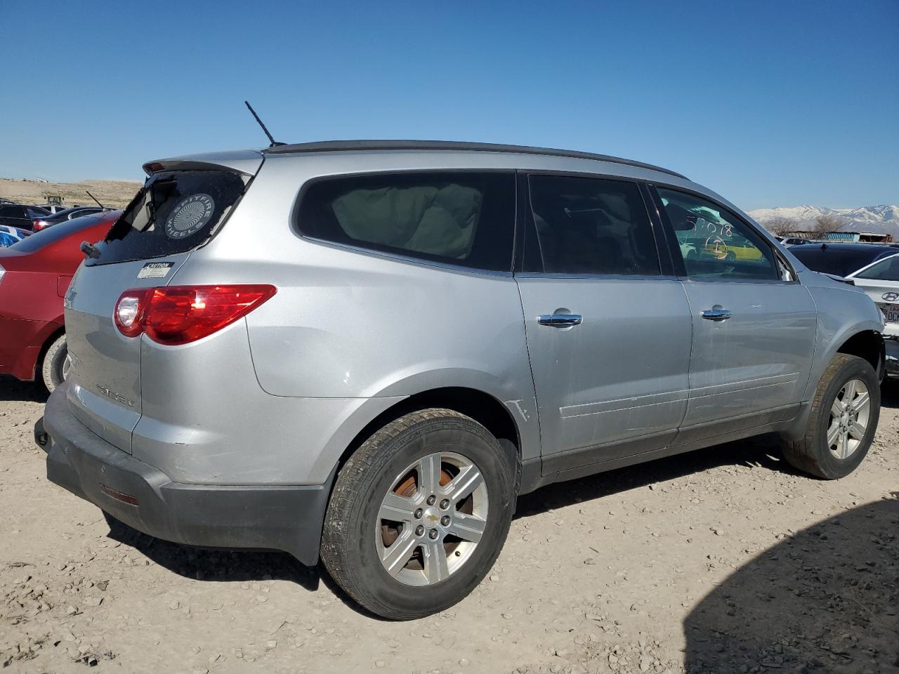 2011 CHEVROLET TRAVERSE L - Фото 3