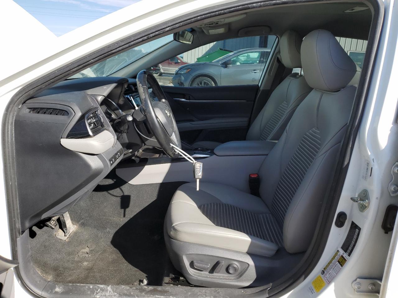 2020 TOYOTA CAMRY SE - Image 7