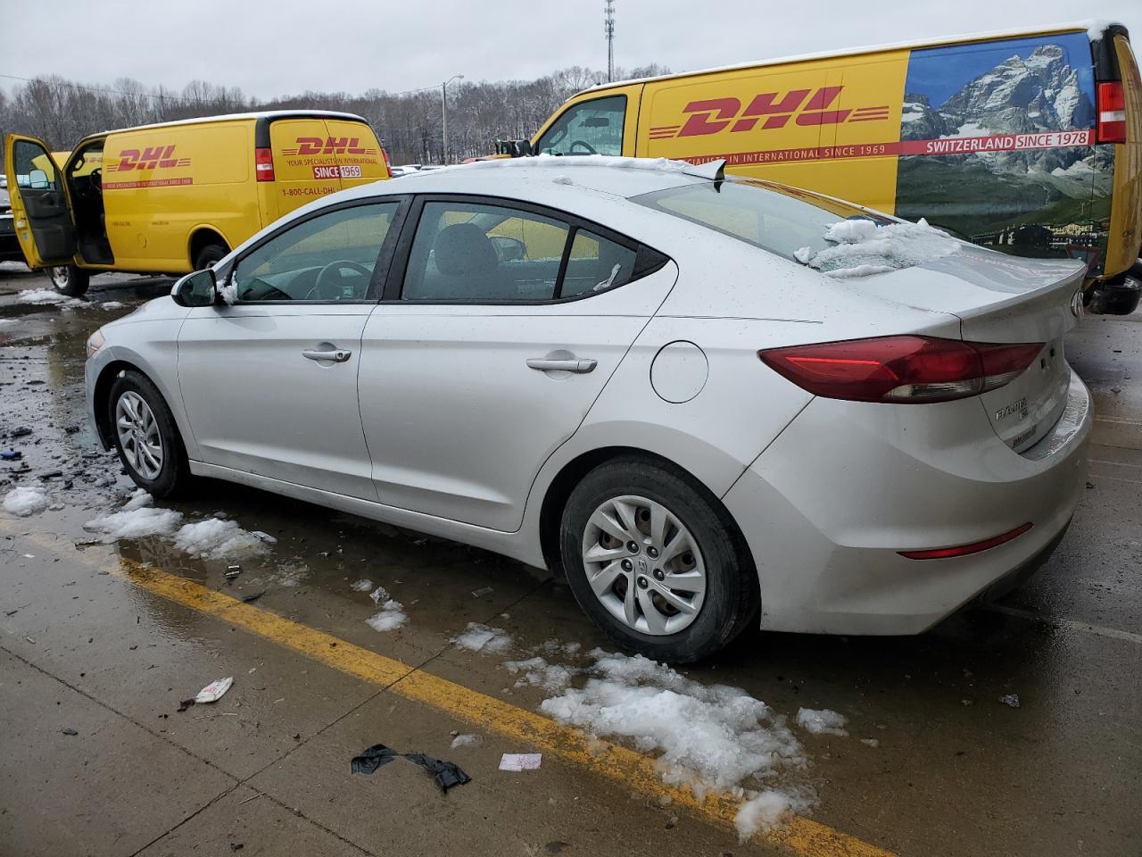 2017 HYUNDAI ELANTRA SE - Image 2