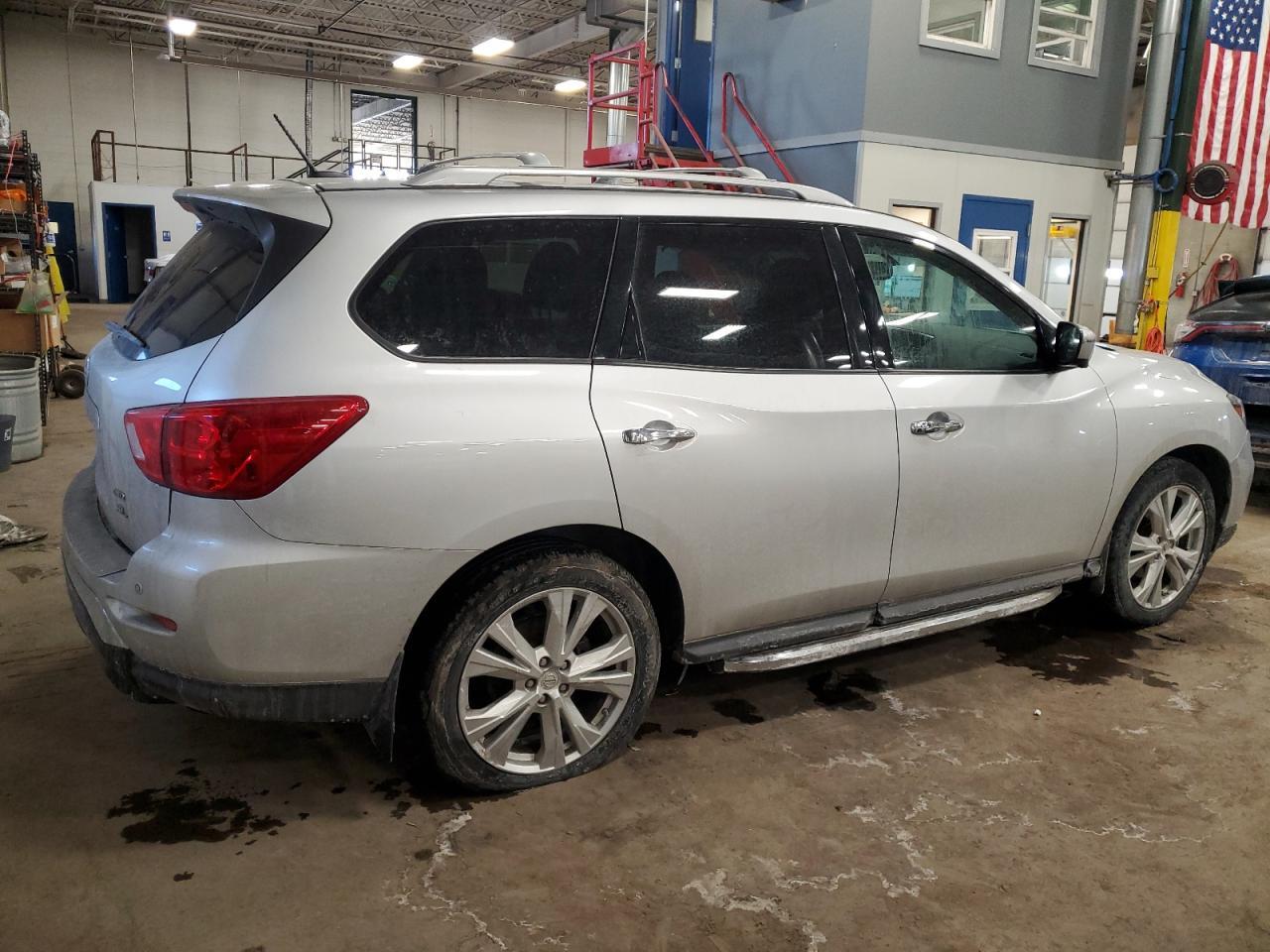 2018 NISSAN PATHFINDER - Фото 3