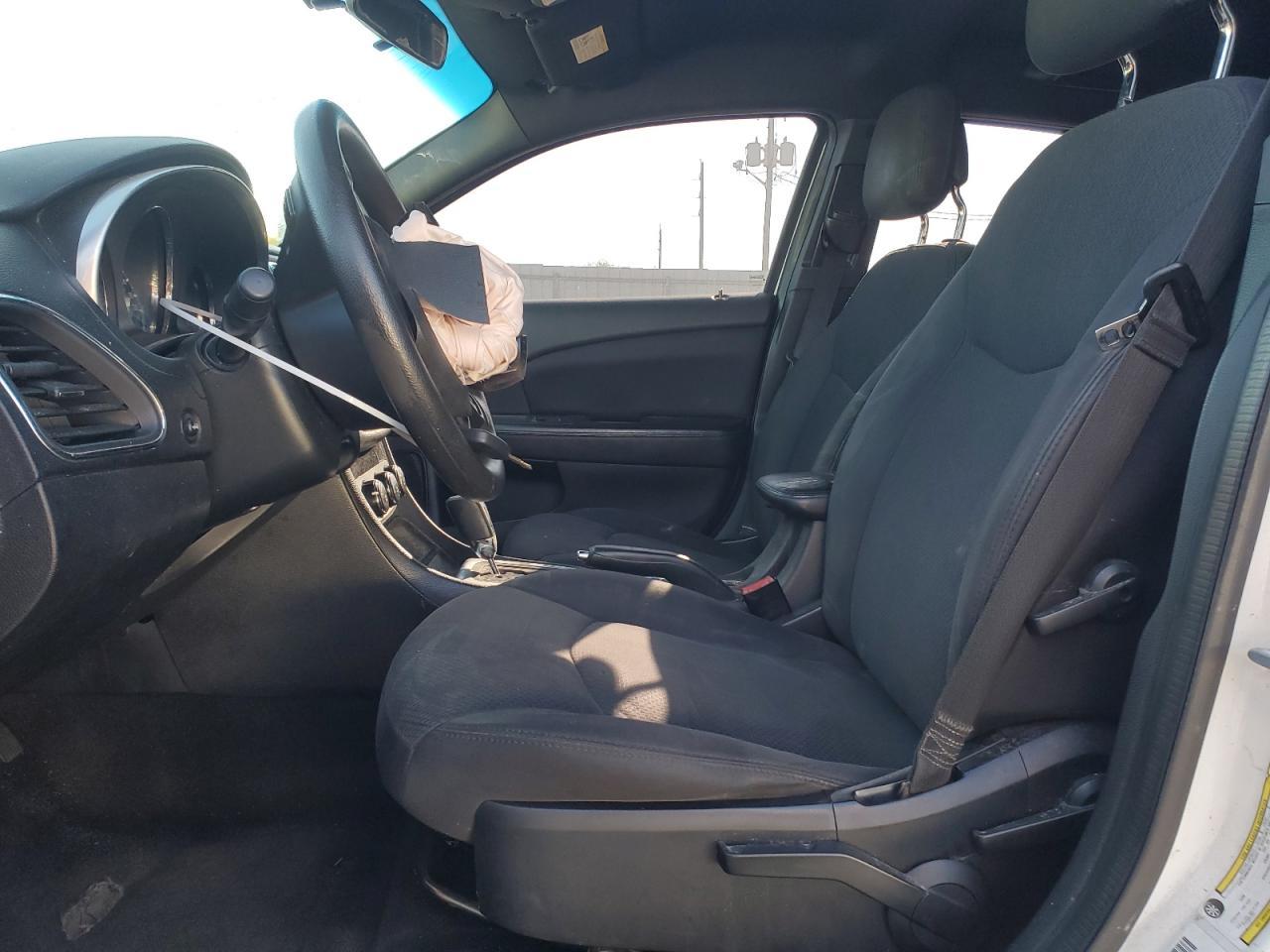2012 CHRYSLER 200 LX - Image 7