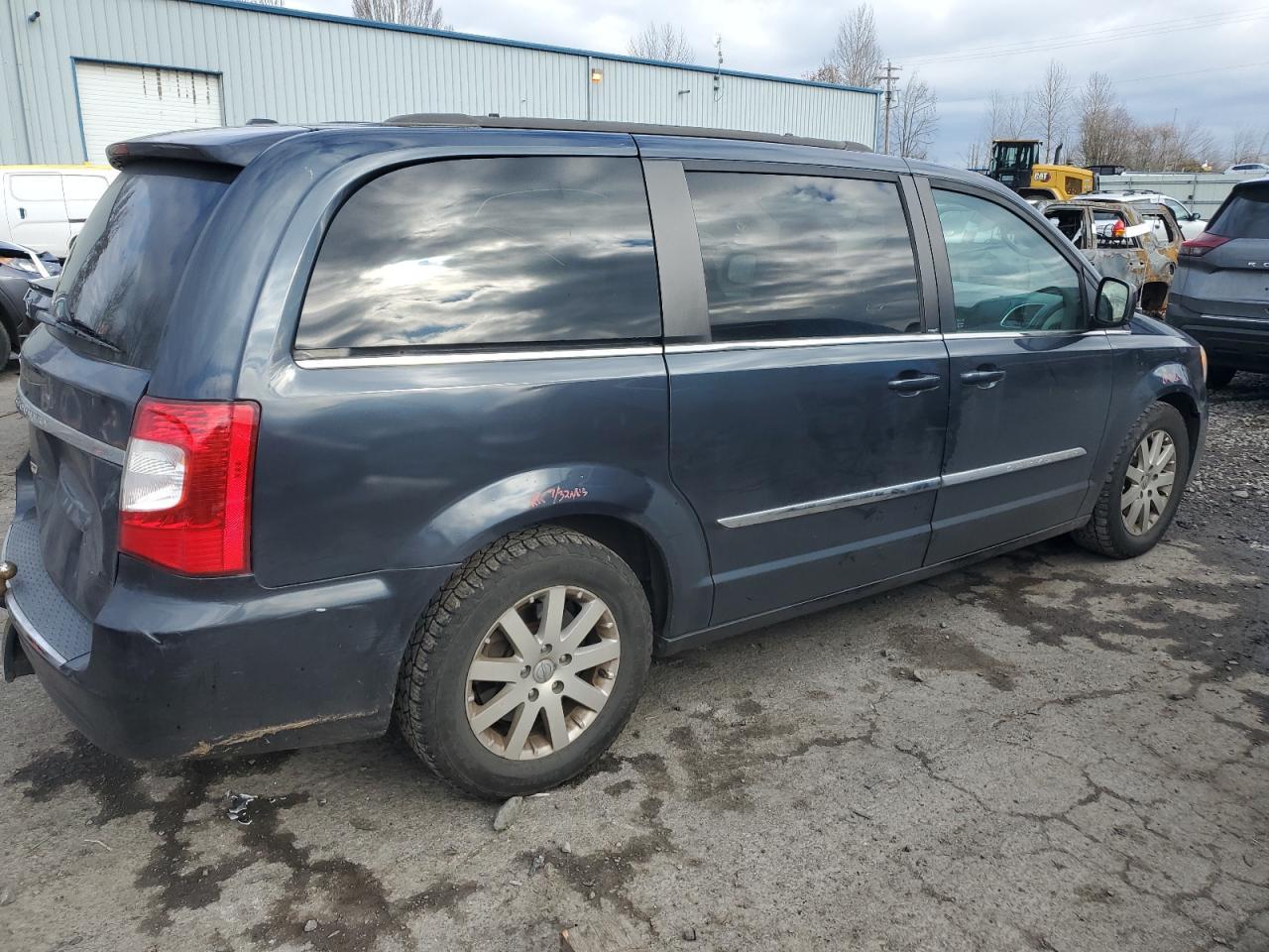 2014 CHRYSLER TOWN & COU - Image 3