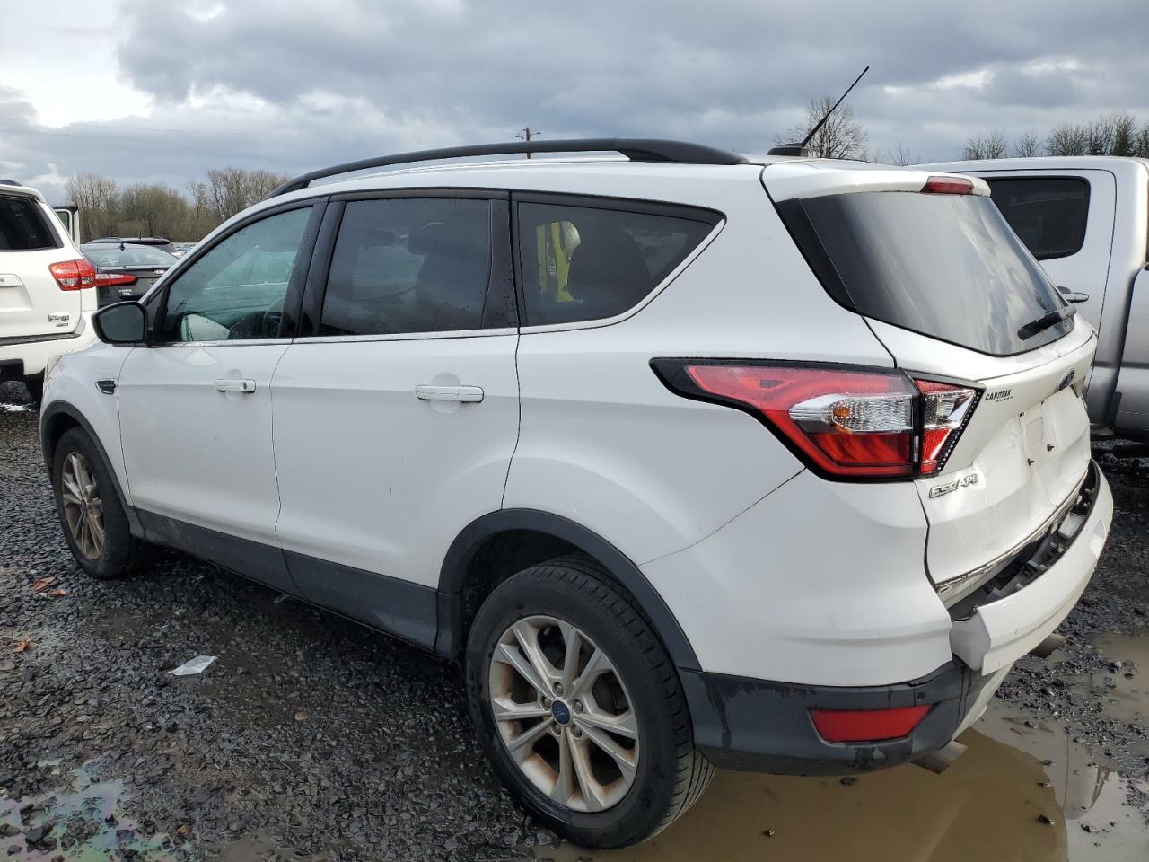2017 FORD ESCAPE SE - Image 2