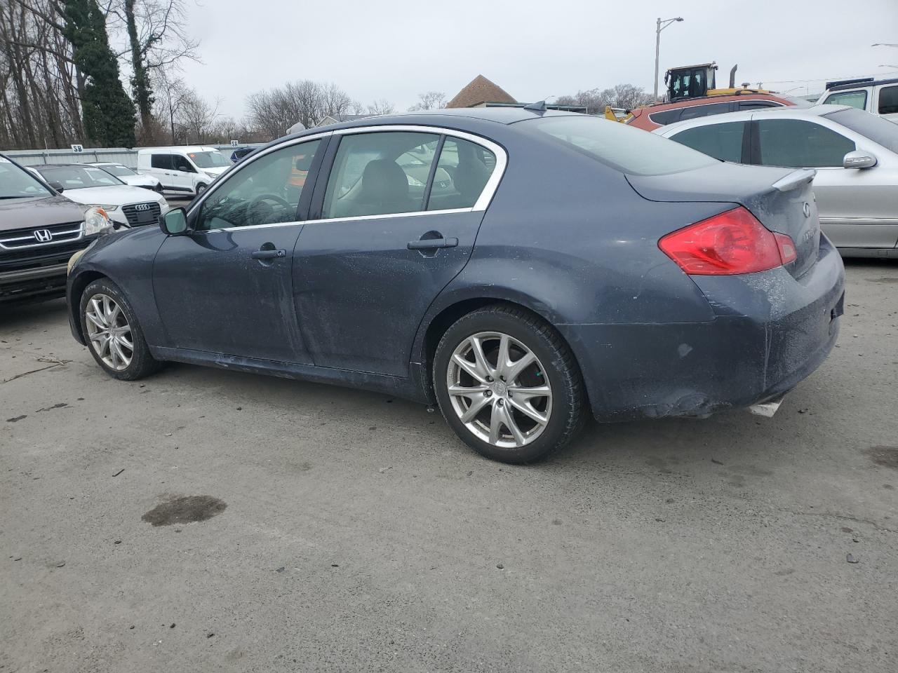 2012 INFINITI G37 - Image 2