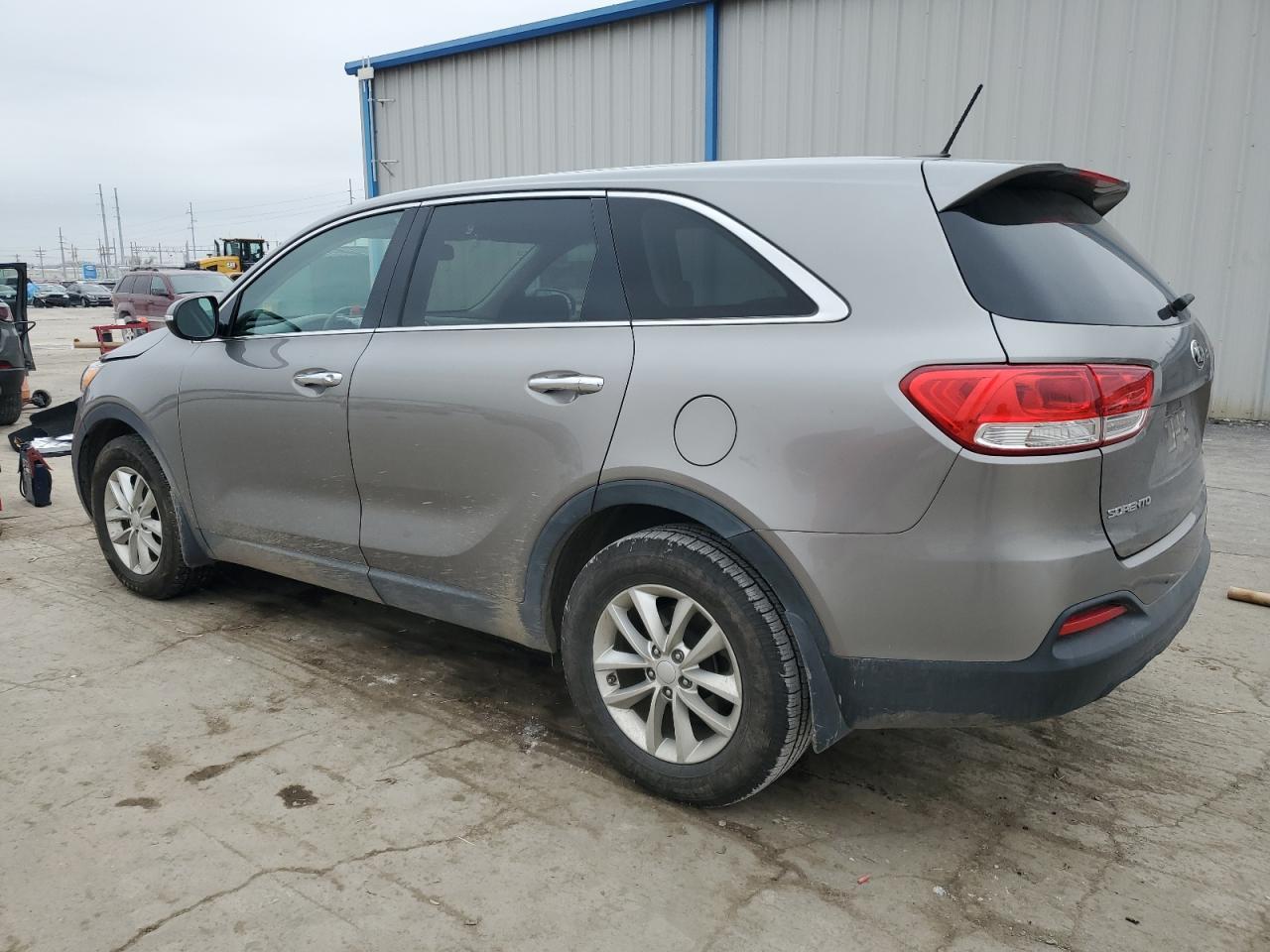 2017 KIA SORENTO LX - Image 2