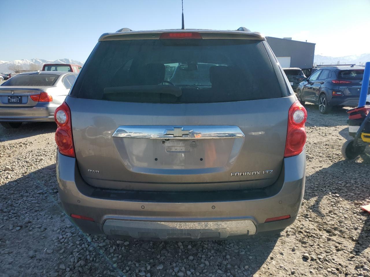 2011 CHEVROLET EQUINOX LT - Image 6