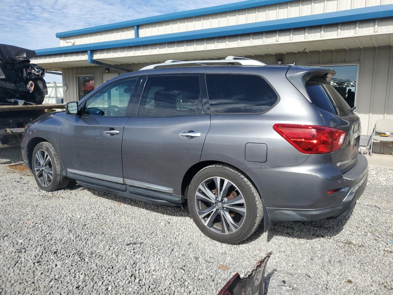 2017 NISSAN PATHFINDER - Фото 2