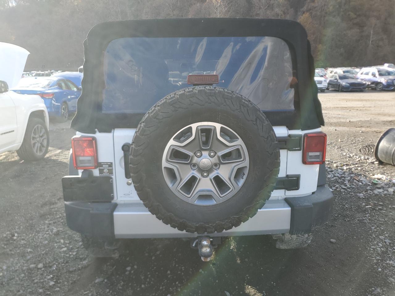 2015 JEEP WRANGLER U - Фото 6