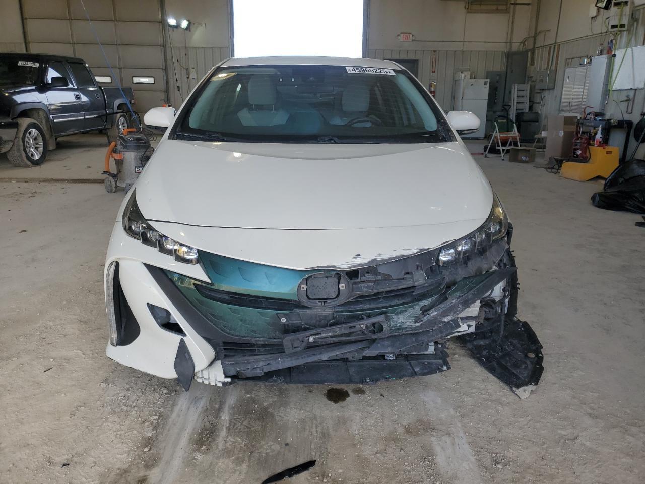2018 TOYOTA PRIUS PRIM - Image 5