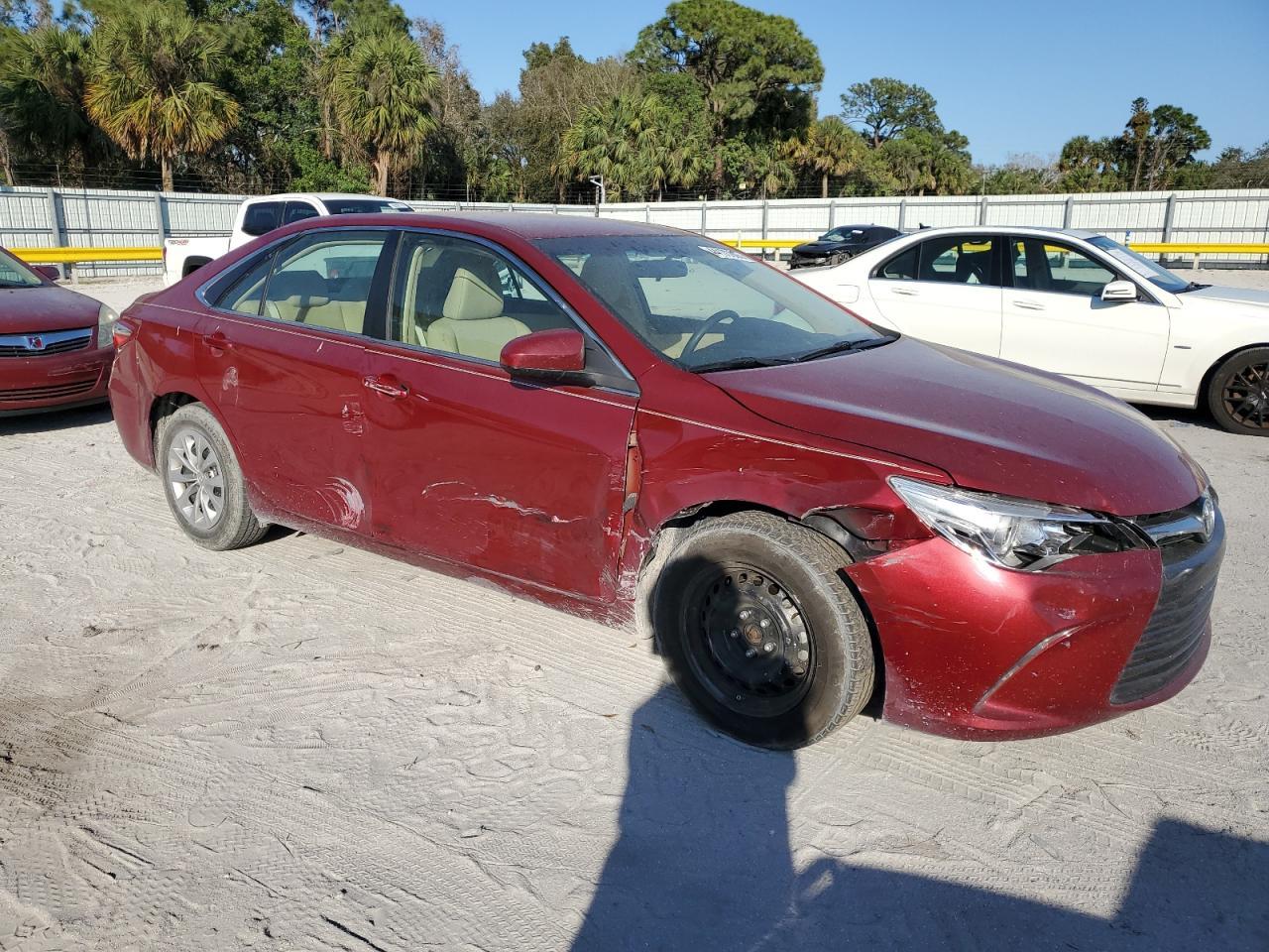 2015 TOYOTA CAMRY LE - Фото 4