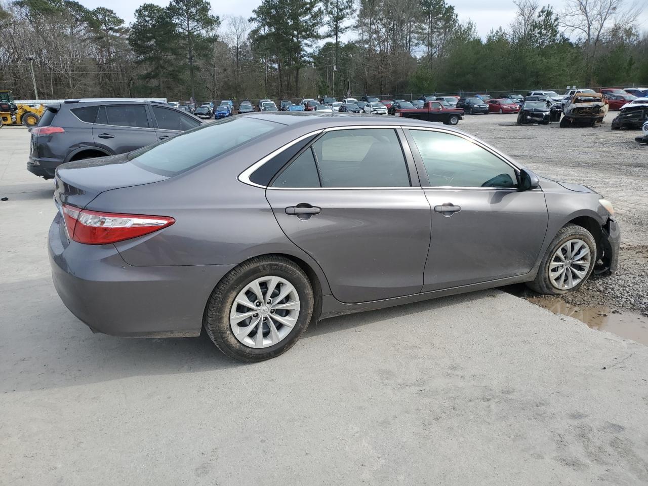 2016 TOYOTA CAMRY LE - Фото 3