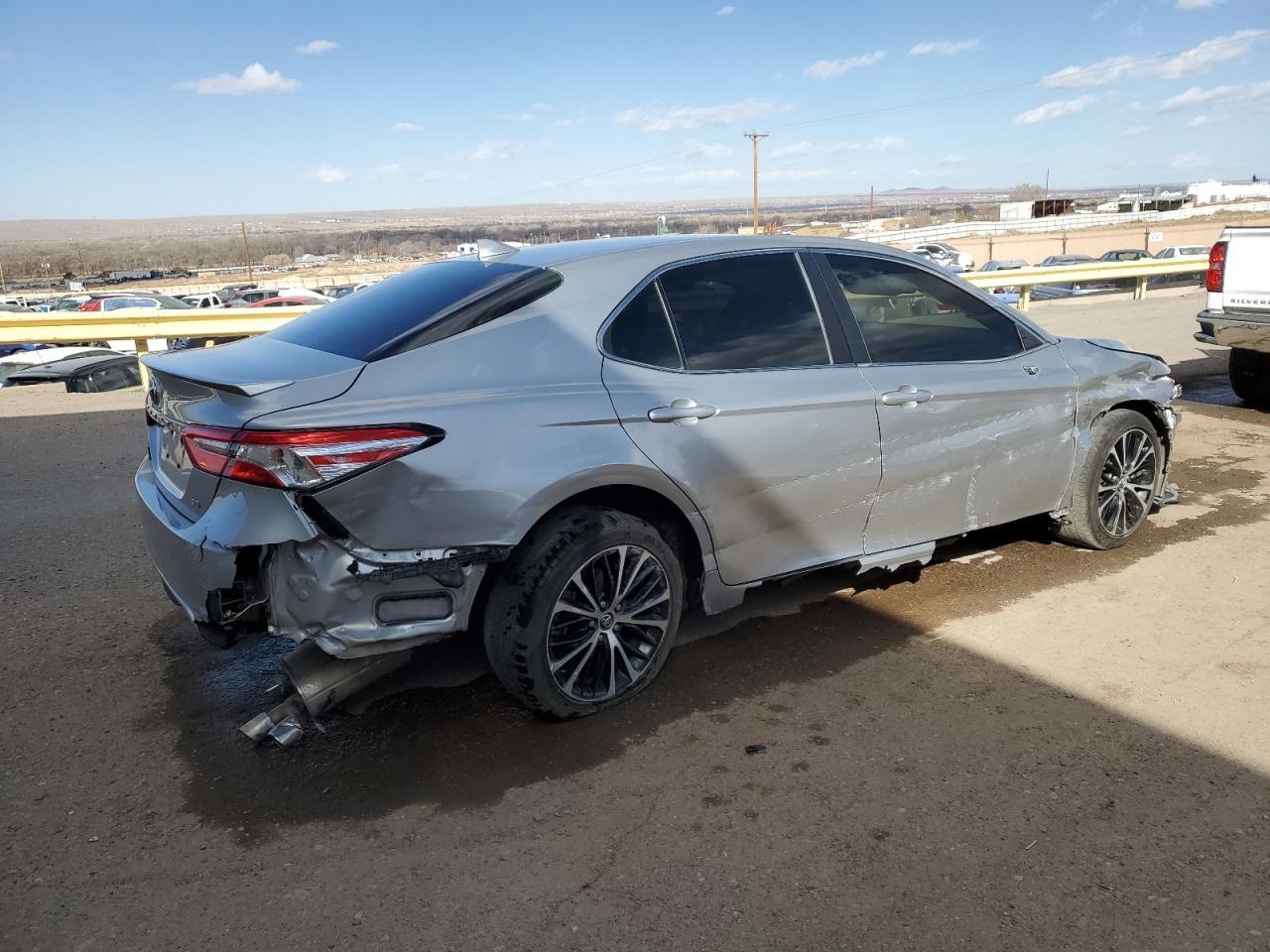 2020 TOYOTA CAMRY SE - Image 3