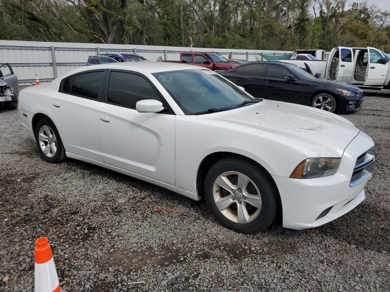 2014 DODGE CHARGER SE - Фото 4