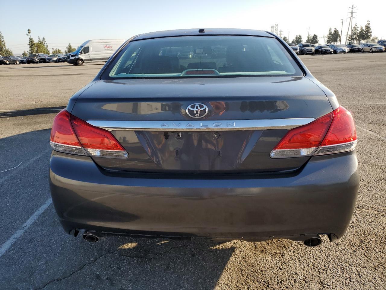 2011 TOYOTA AVALON BAS - Image 6