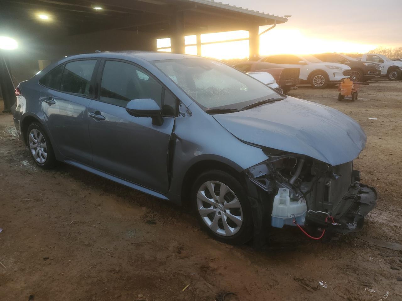 2021 TOYOTA COROLLA LE - Фото 4