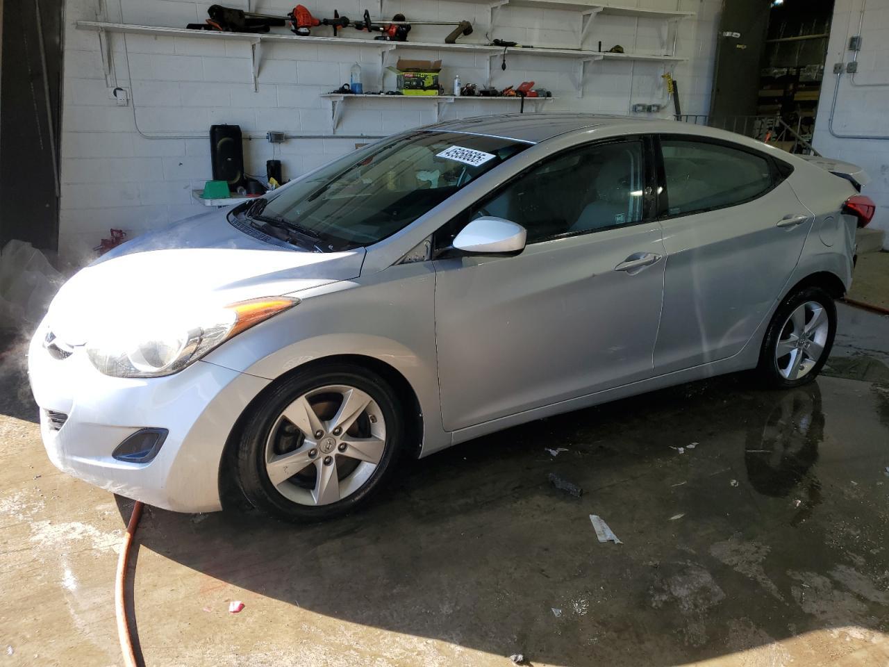 2013 HYUNDAI ELANTRA GL
