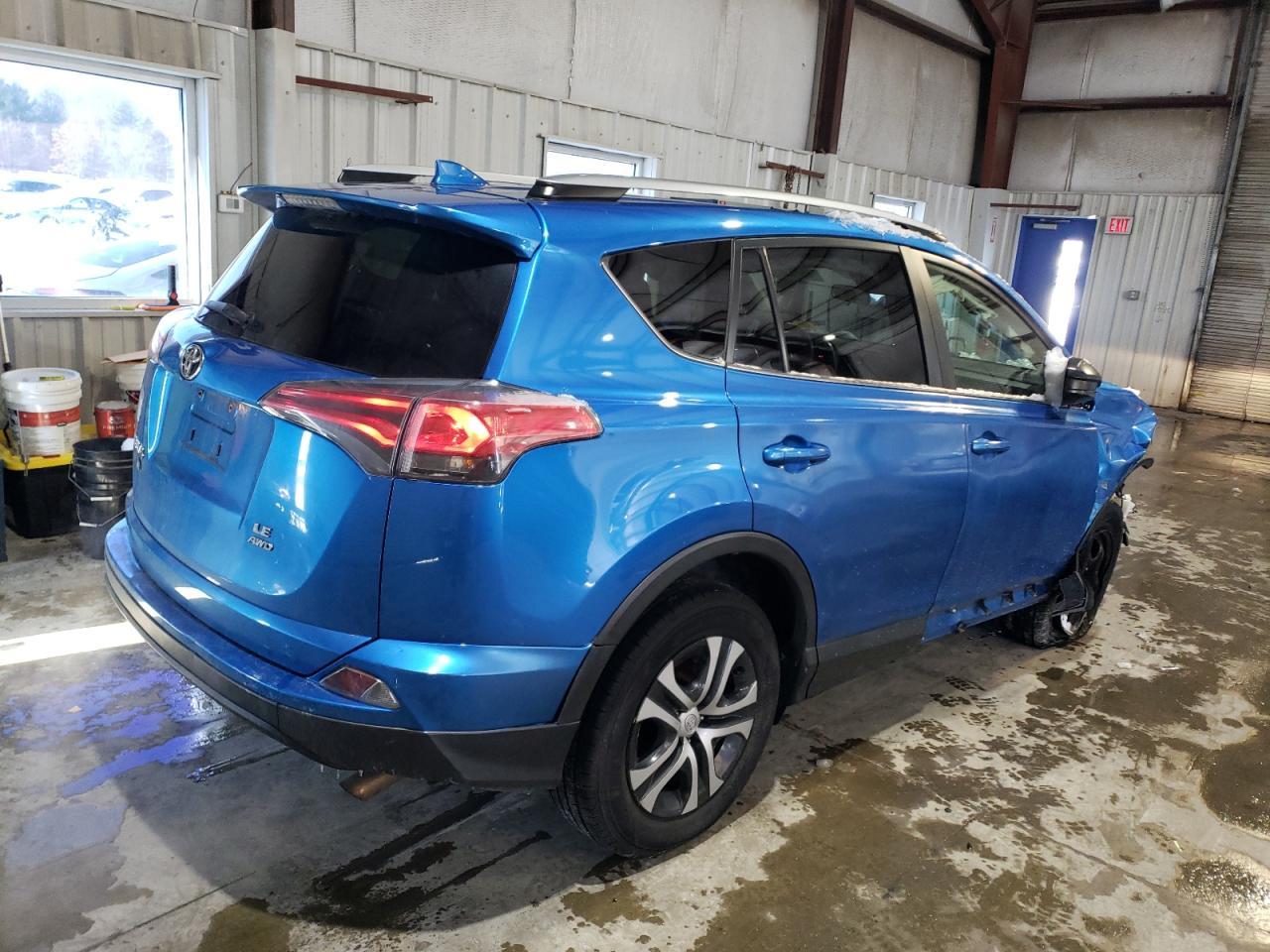 2017 TOYOTA RAV4 LE - Image 3