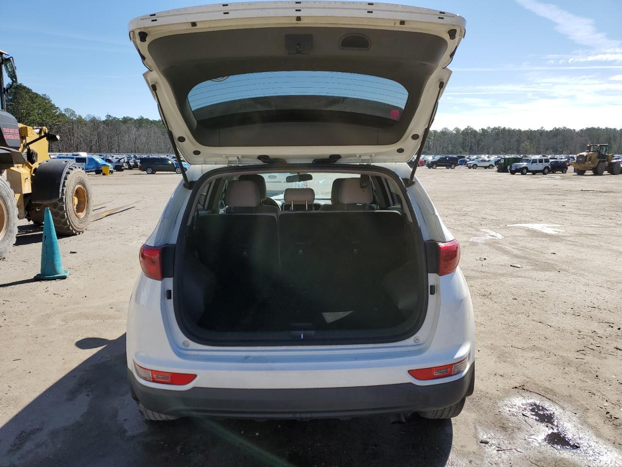2017 KIA SPORTAGE L - Image 6