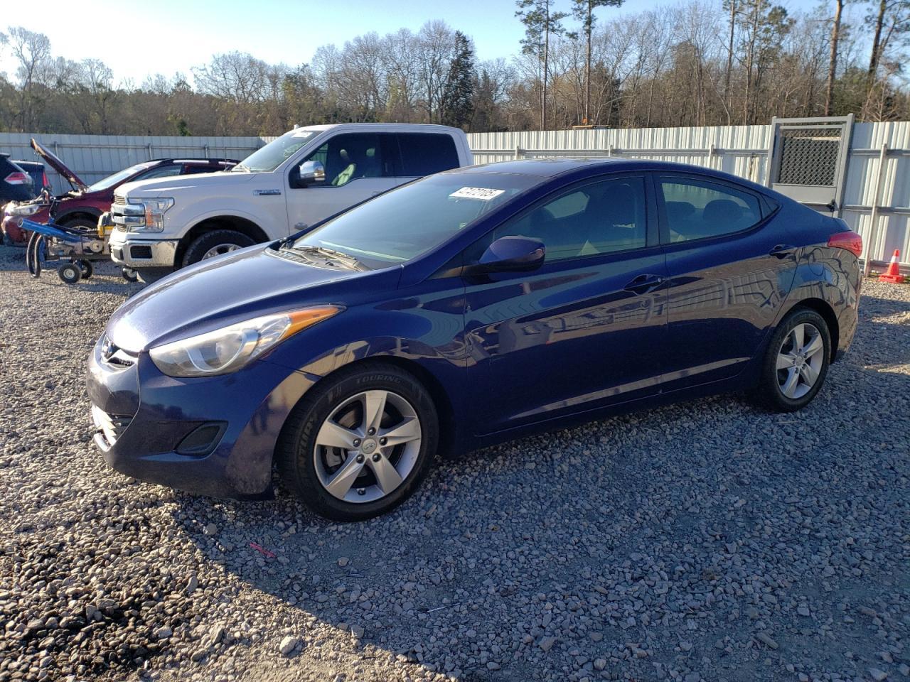 2013 HYUNDAI ELANTRA GL