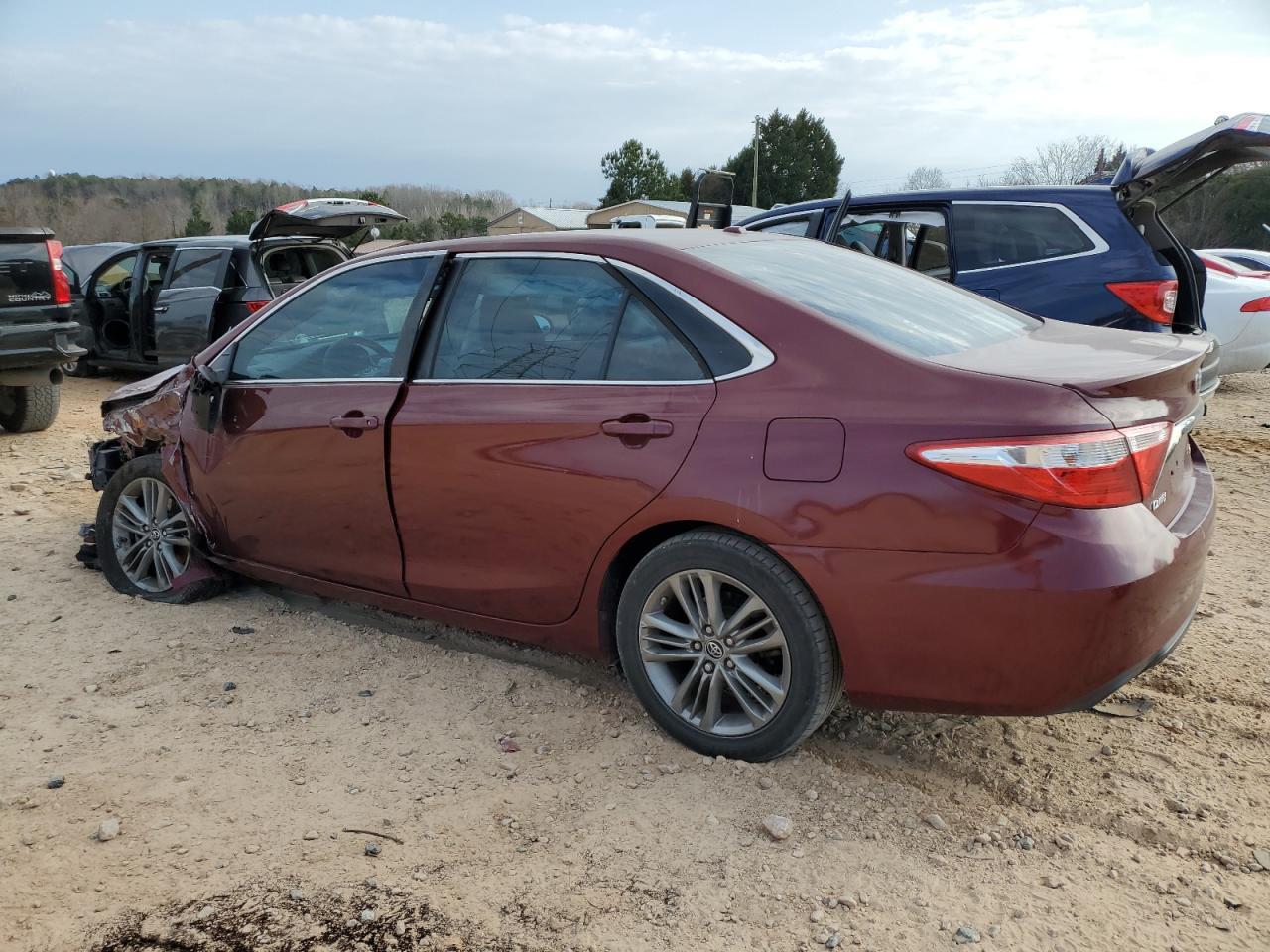 2015 TOYOTA CAMRY LE - Фото 2