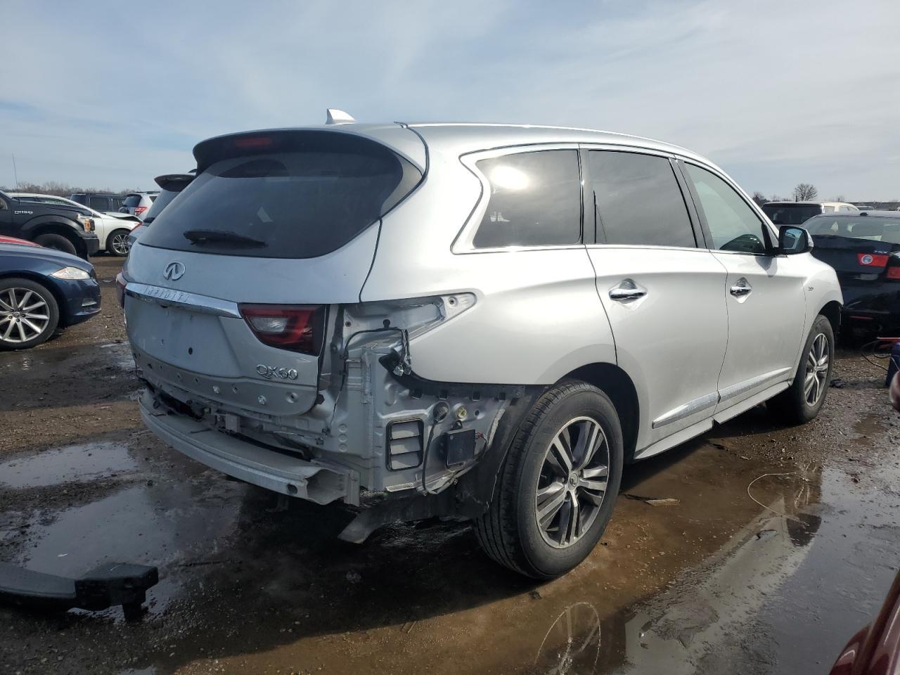 2019 INFINITI QX60 LUXE - Фото 3
