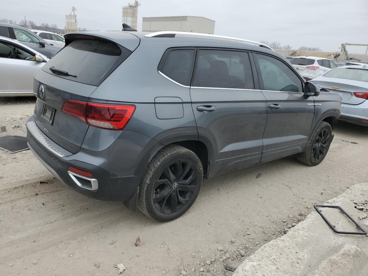 2023 VOLKSWAGEN TAOS SE - Фото 3