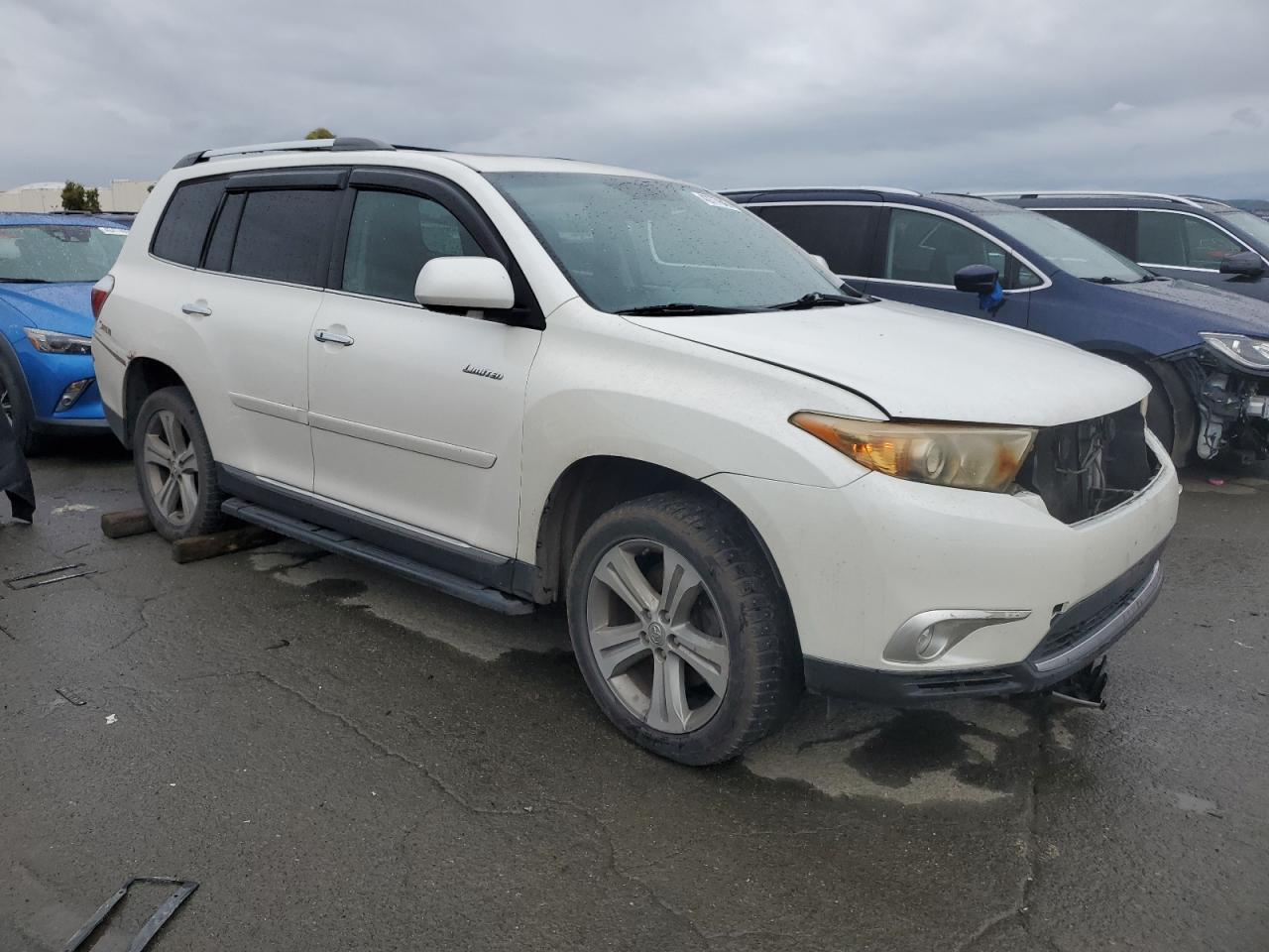 2011 TOYOTA HIGHLANDER - Image 4