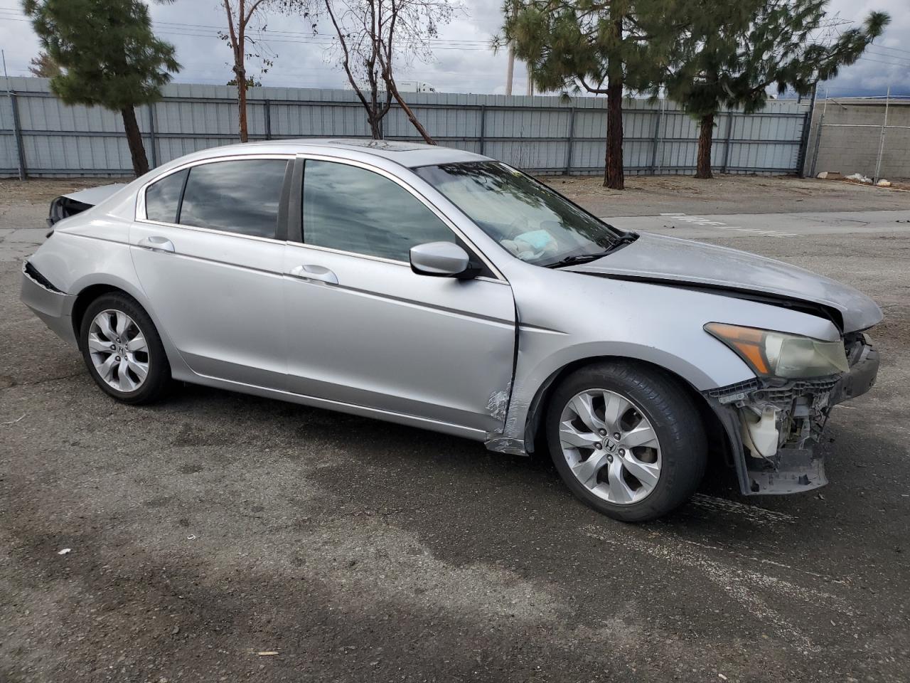 2010 HONDA ACCORD EXL - Image 4