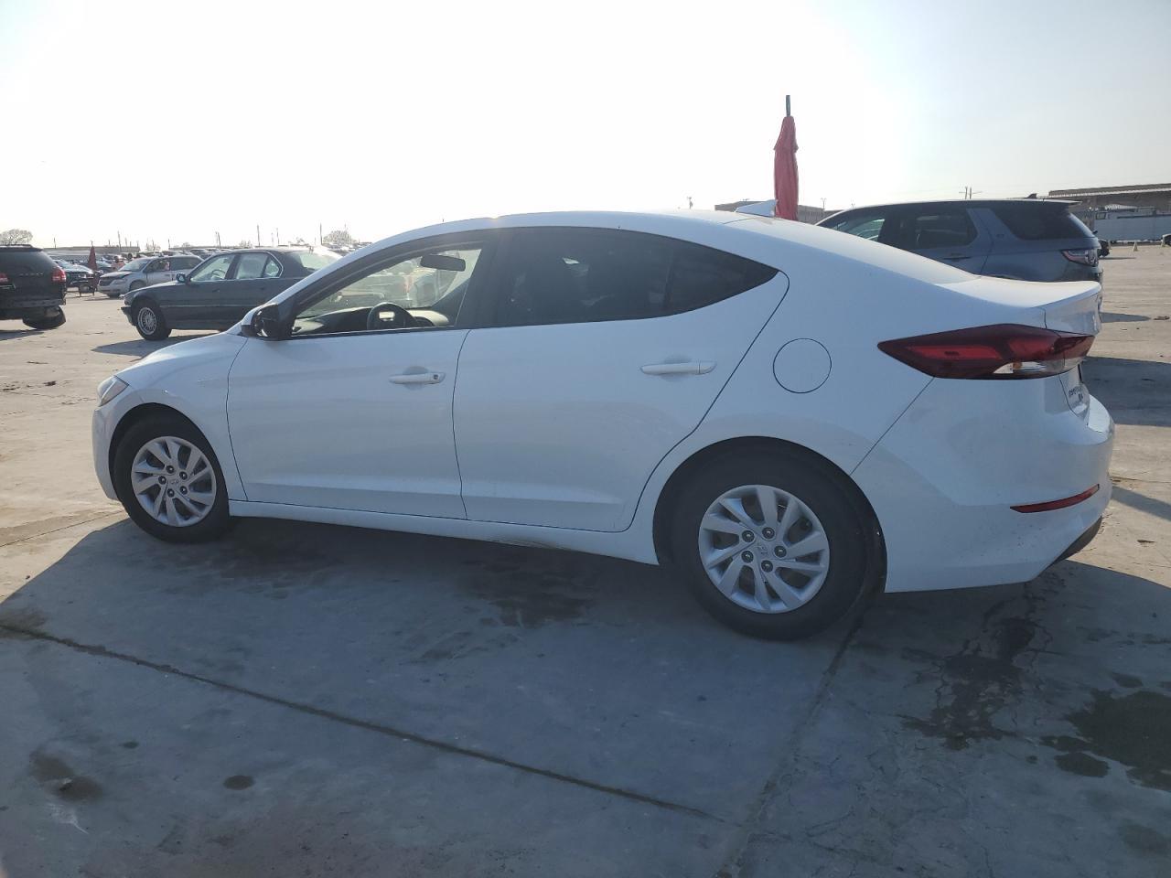 2018 HYUNDAI ELANTRA SE - Image 2