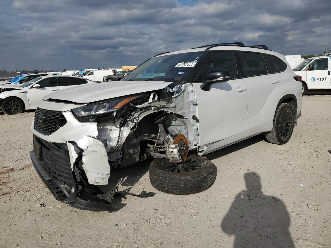 2024 TOYOTA HIGHLANDER