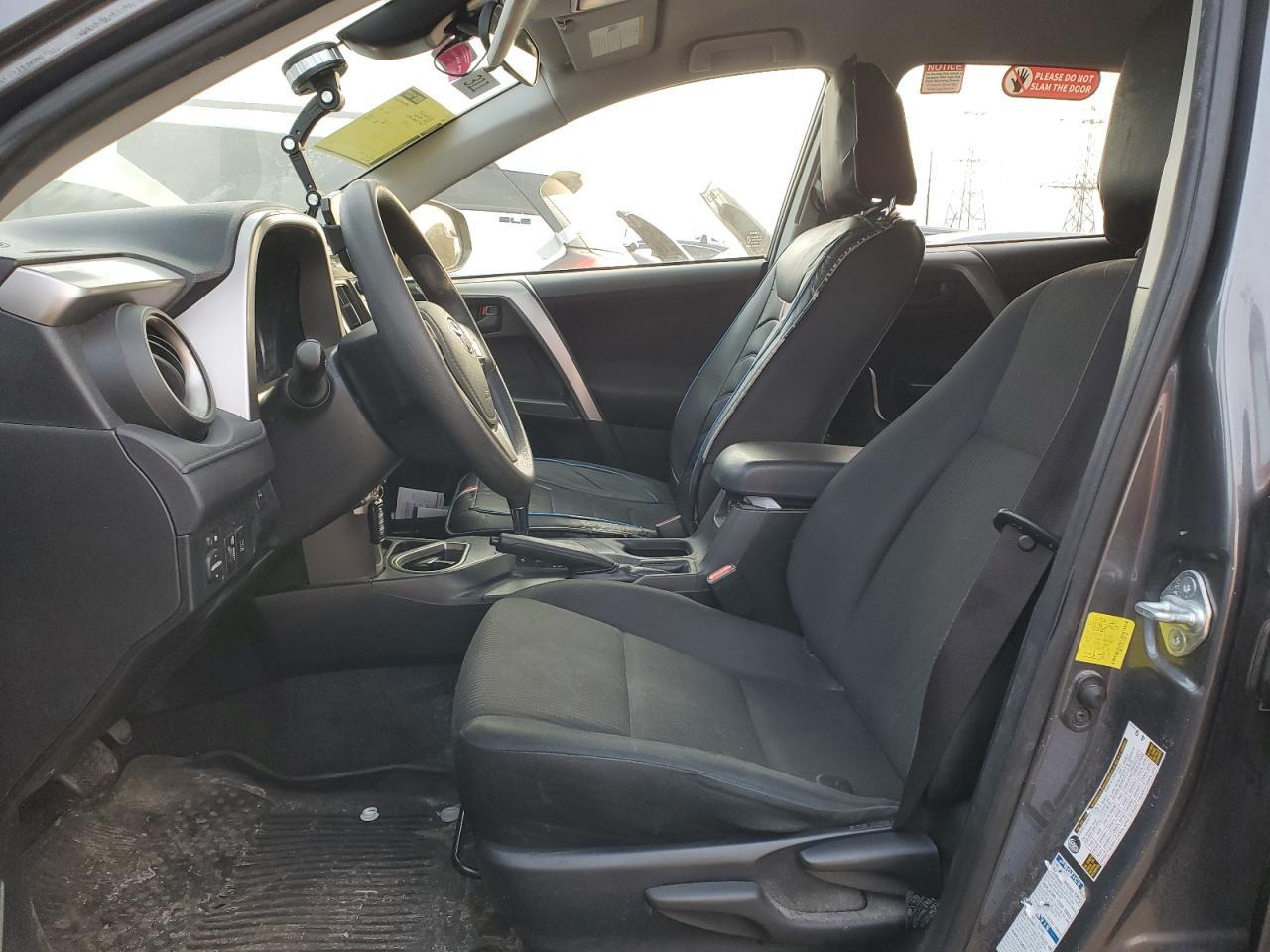 2017 TOYOTA RAV4 LE - Фото 7