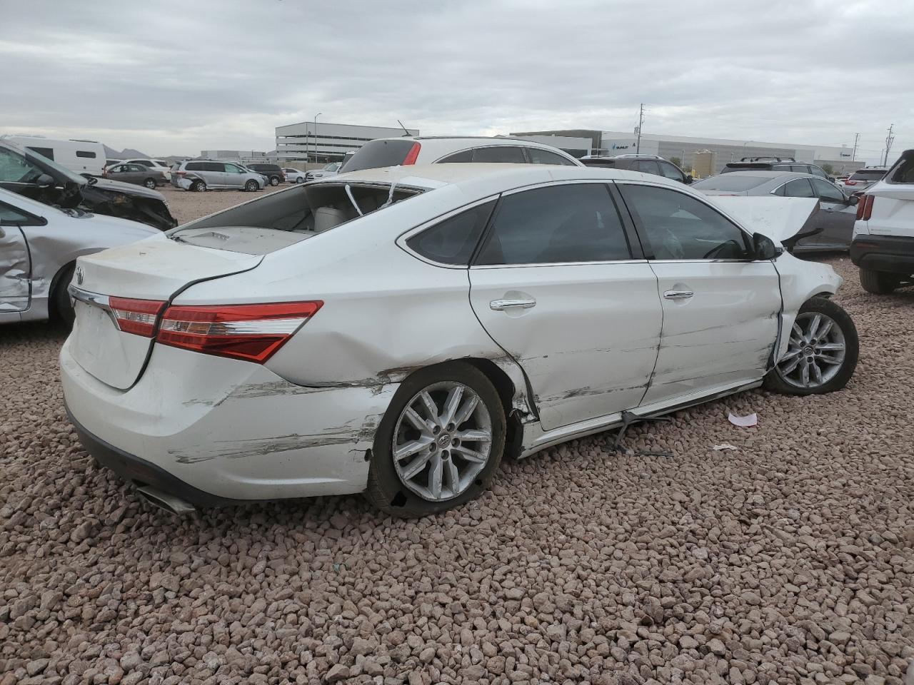 2015 TOYOTA AVALON XLE - Image 3