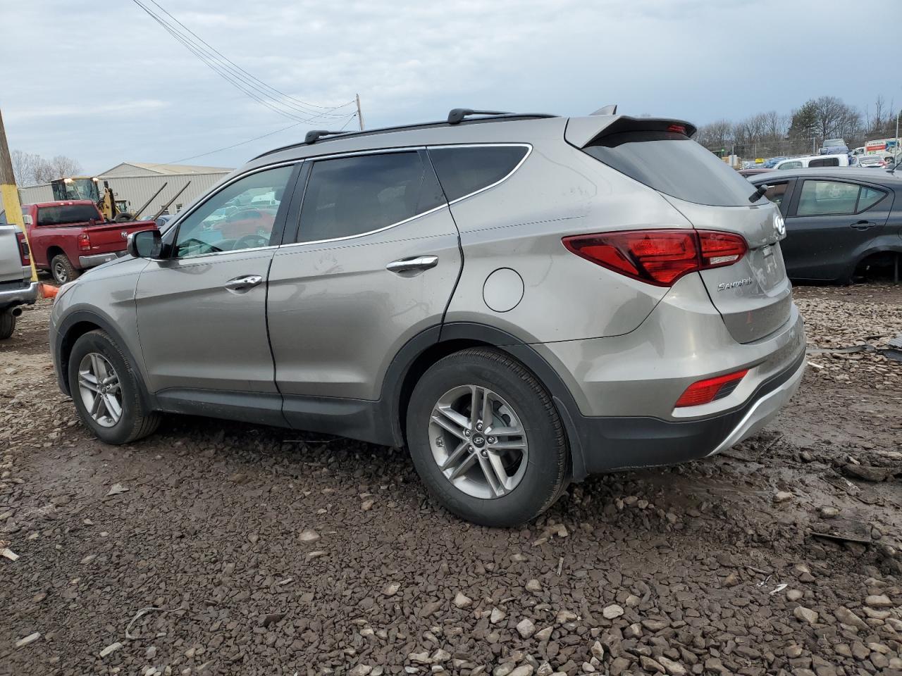 2017 HYUNDAI SANTA FE S - Image 2