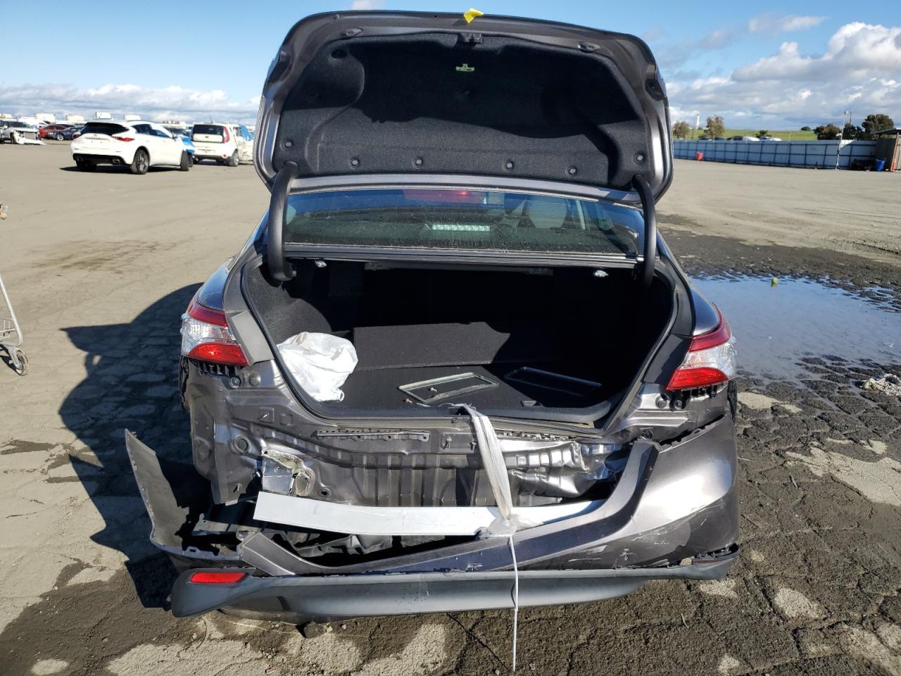 2018 TOYOTA CAMRY L - Image 6