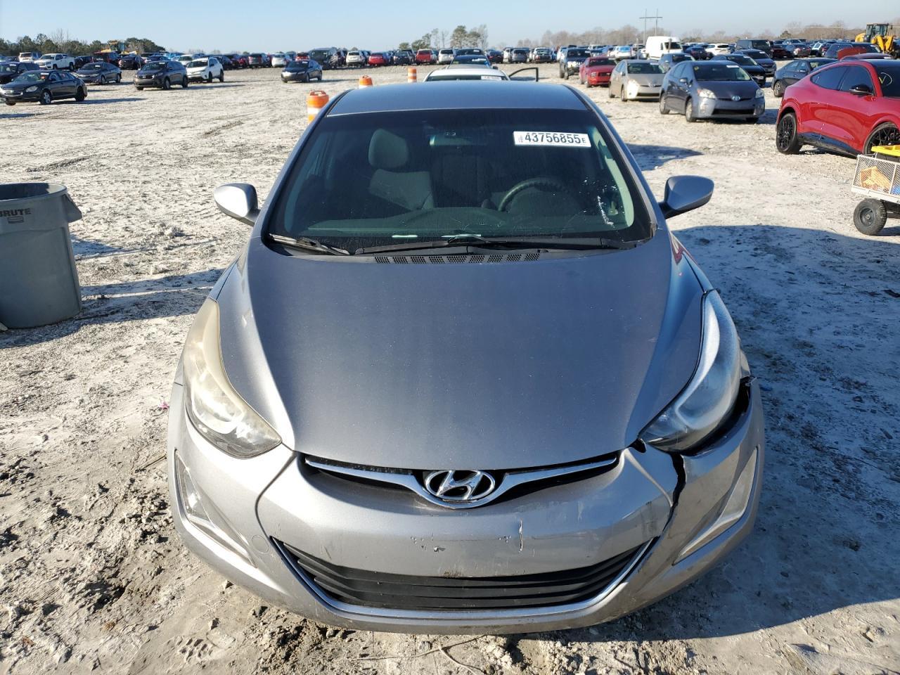2015 HYUNDAI ELANTRA SE - Image 5