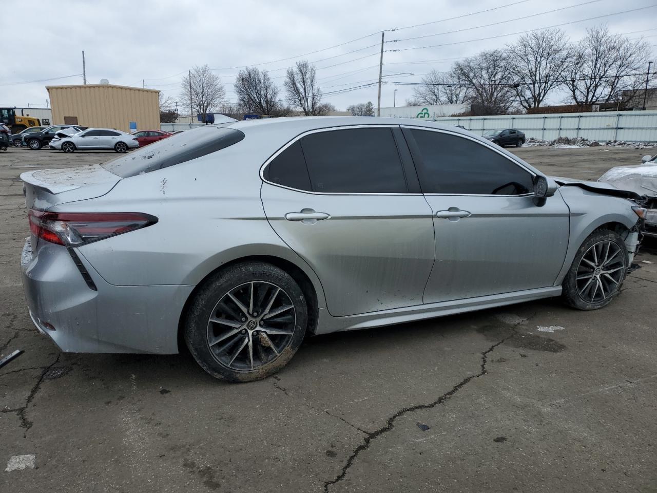2021 TOYOTA CAMRY SE - Фото 3