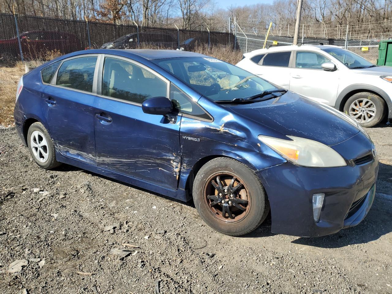 2013 TOYOTA PRIUS - Image 4