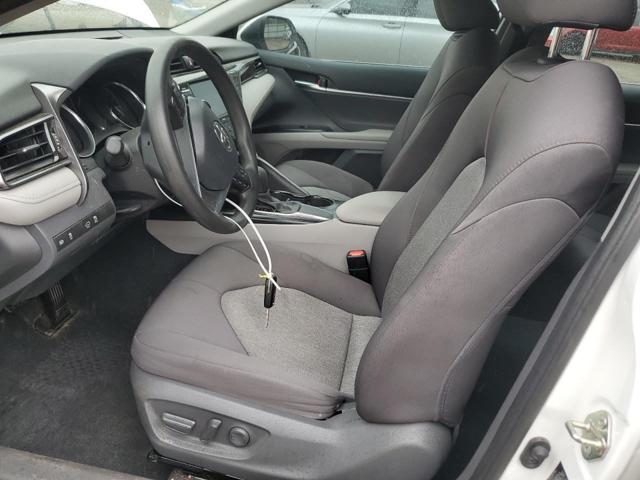 2020 TOYOTA CAMRY LE - Фото 7