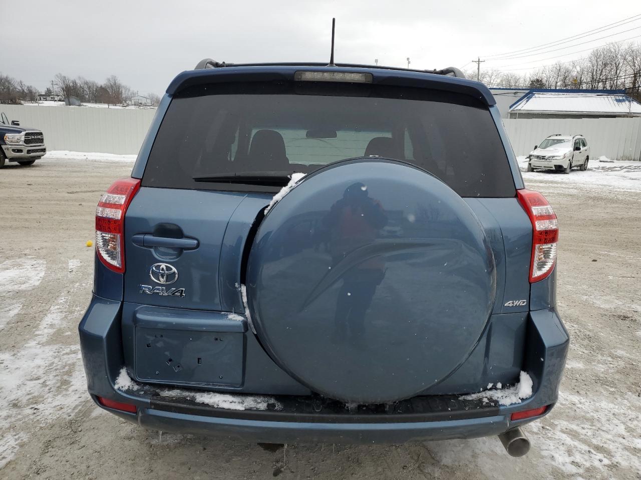 2011 TOYOTA RAV4 - Фото 6