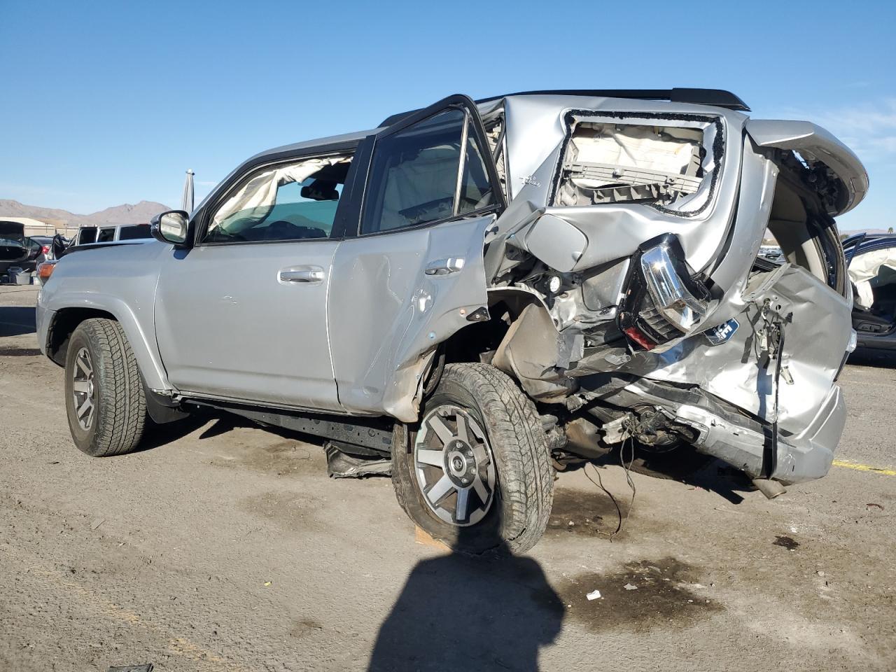 2022 TOYOTA 4RUNNER SR - Image 2