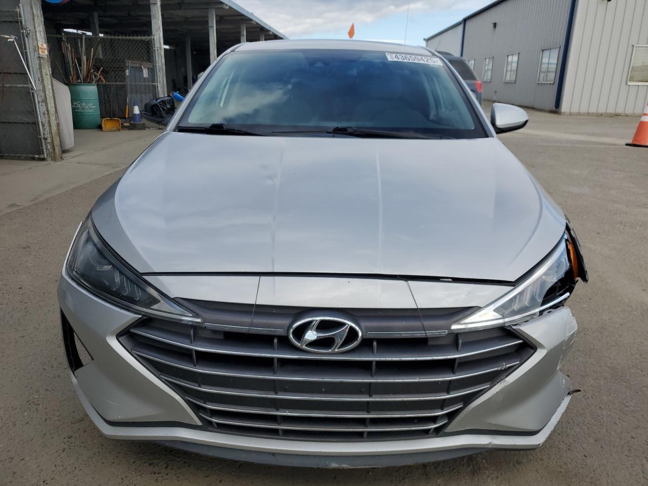 2019 HYUNDAI ELANTRA SE - Фото 5