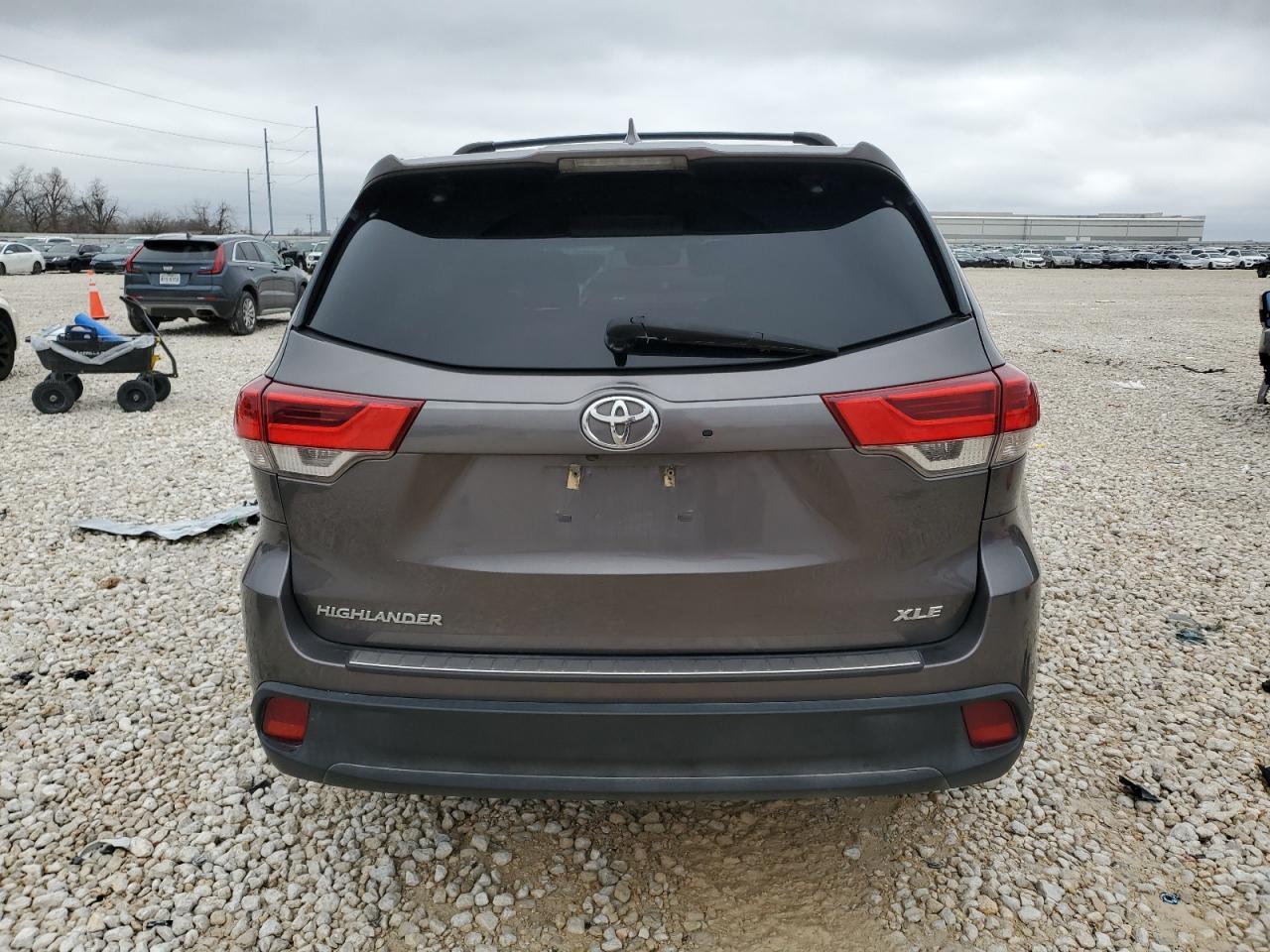 2018 TOYOTA HIGHLANDER - Фото 6